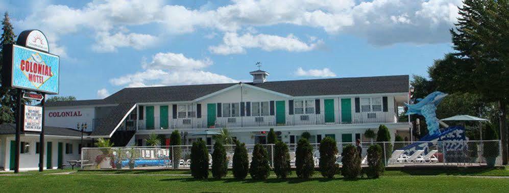 Colonial Motel Wisconsin Dells Ngoại thất bức ảnh