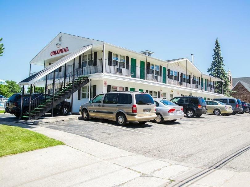 Colonial Motel Wisconsin Dells Ngoại thất bức ảnh
