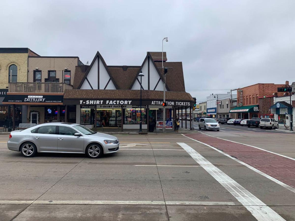 Colonial Motel Wisconsin Dells Ngoại thất bức ảnh
