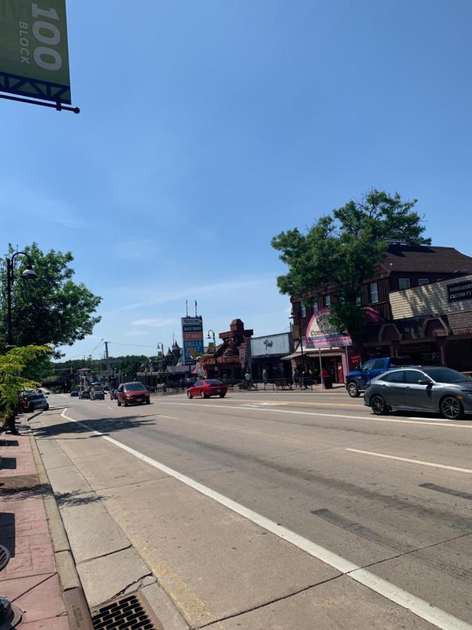 Colonial Motel Wisconsin Dells Ngoại thất bức ảnh